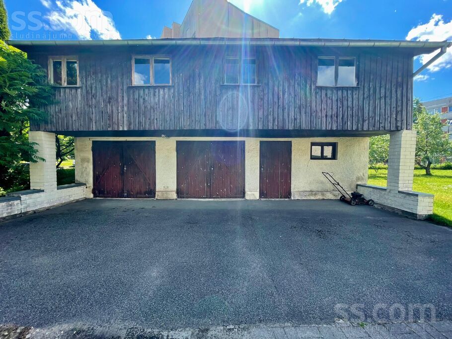 Jūras iela 23, Limbaži un raj., Limbaži — maja