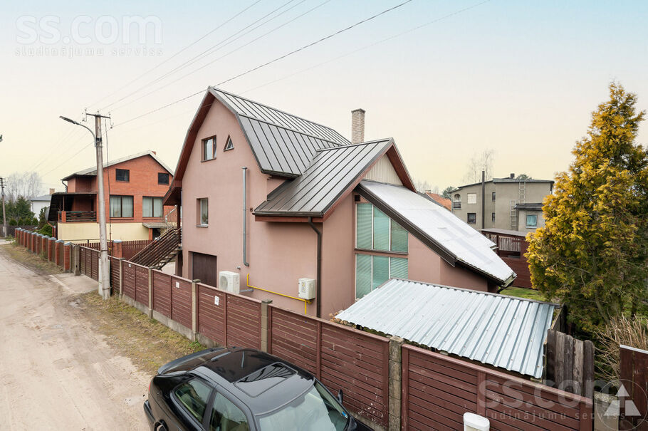 Riekstu iela, Rīgas rajons, Baloži — maja