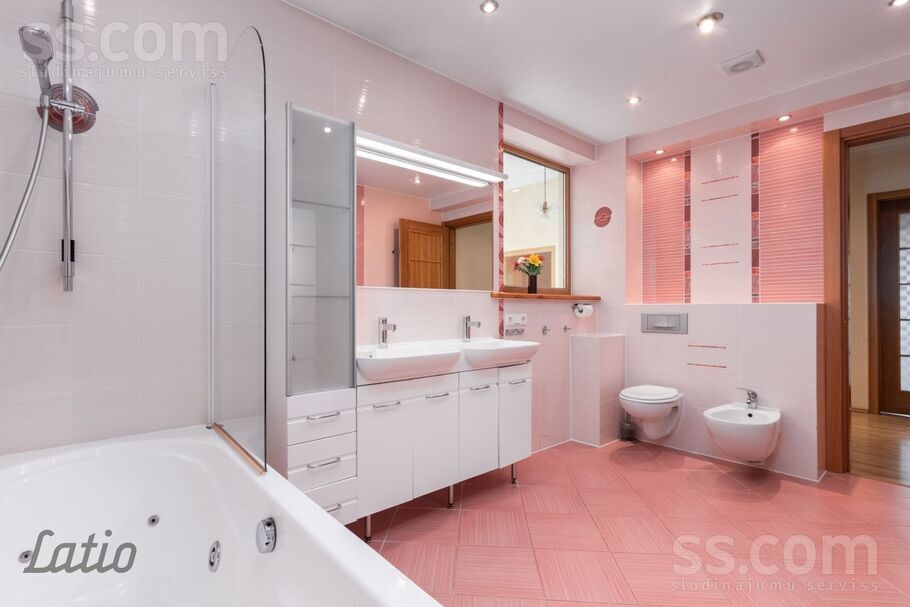 Ošu 20, Mežāres, Babītes pag. — maja