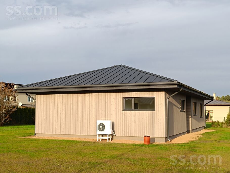 Zvejnieku iela 13, Ogre un raj., Ikšķile — maja