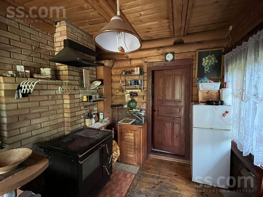 Saulgrieži, Klārmuiža, Talsi un raj., Dundagas pag. — maja