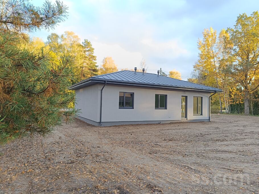 Rembates iela 35a, Ogre un raj., Lielvārde — maja