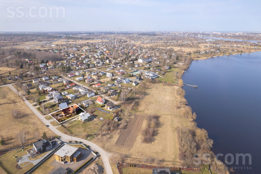 Tulpju iela 11, Katlakalns, Rīgas rajons, Ķekavas pag. — maja
