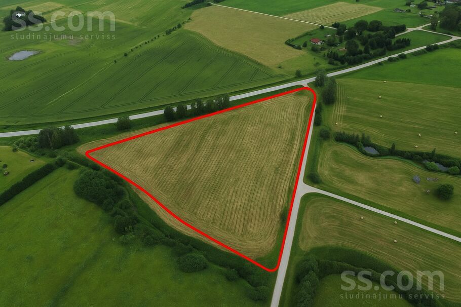 Strautlejas, Tukums un raj., Tukums — zeme