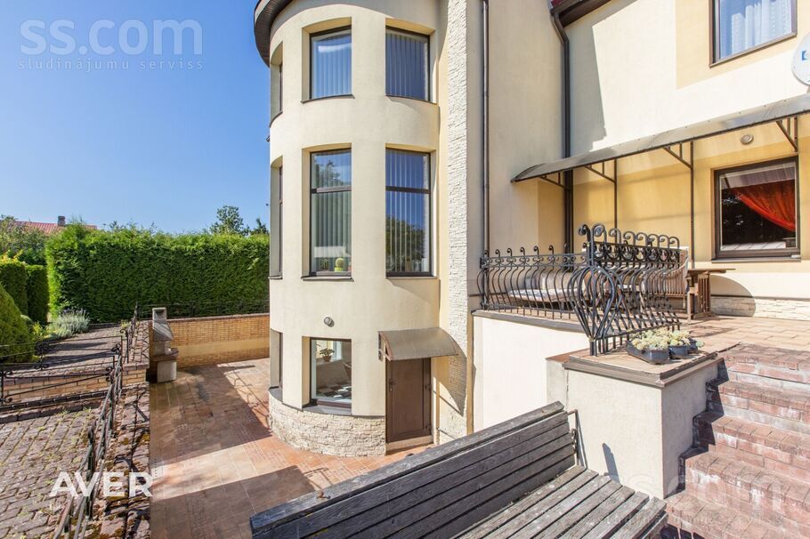 Liliju iela, Mārupe, Rīgas rajons, Mārupes pag. — maja