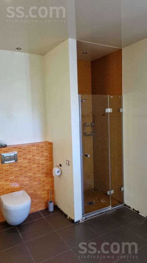 Ezeru 11, Jūrmala — maja