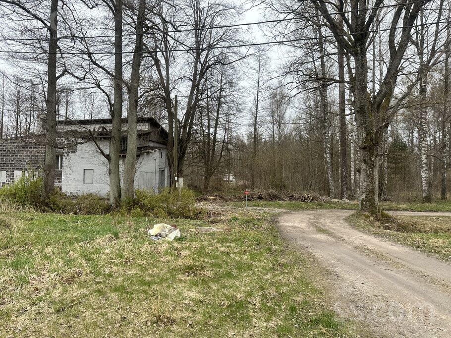 Ulmaņa g. 182, Rīga — zeme