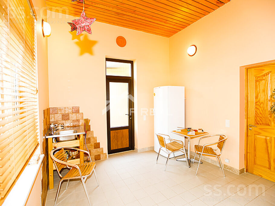 Edinburgas pr. 69, Jūrmala — maja