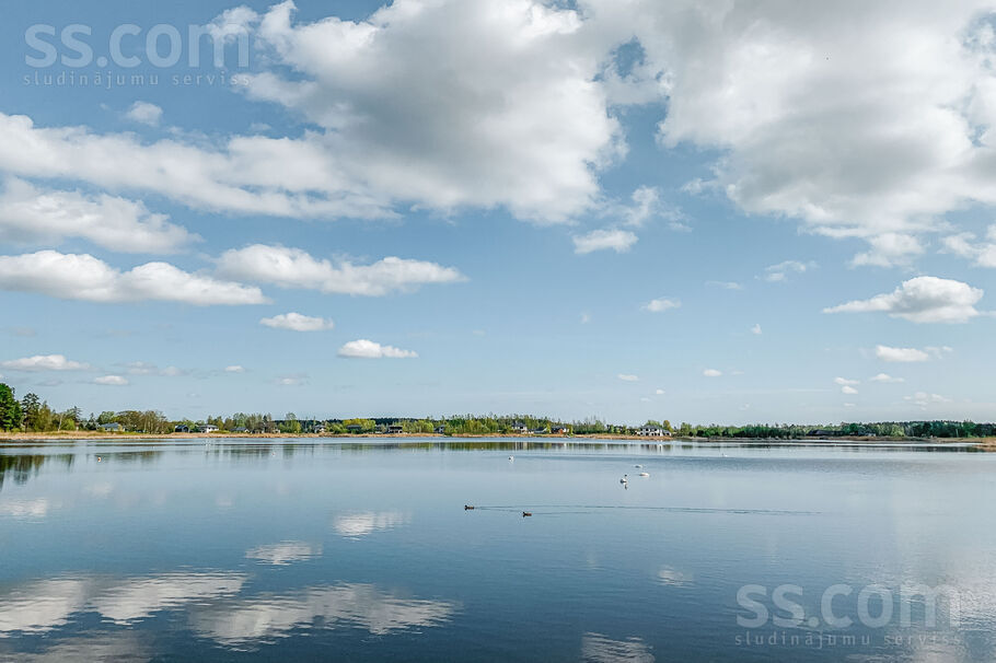 Ezerparka iela, Berģi, Rīgas rajons, Garkalnes nov. — maja