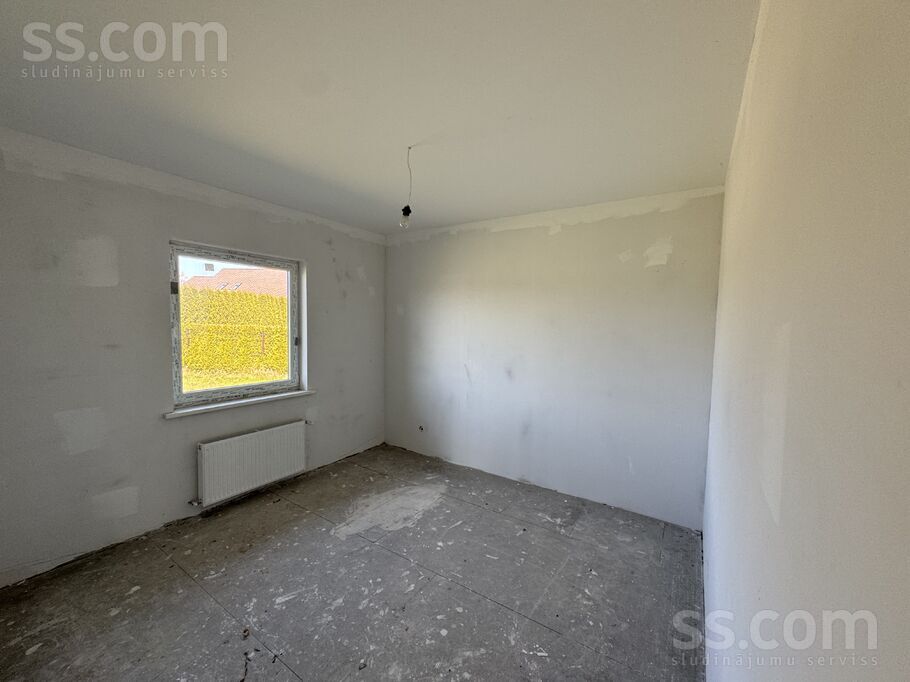 Bērzu iela 11, Iecava, Bauska un raj., Iecavas nov. — maja