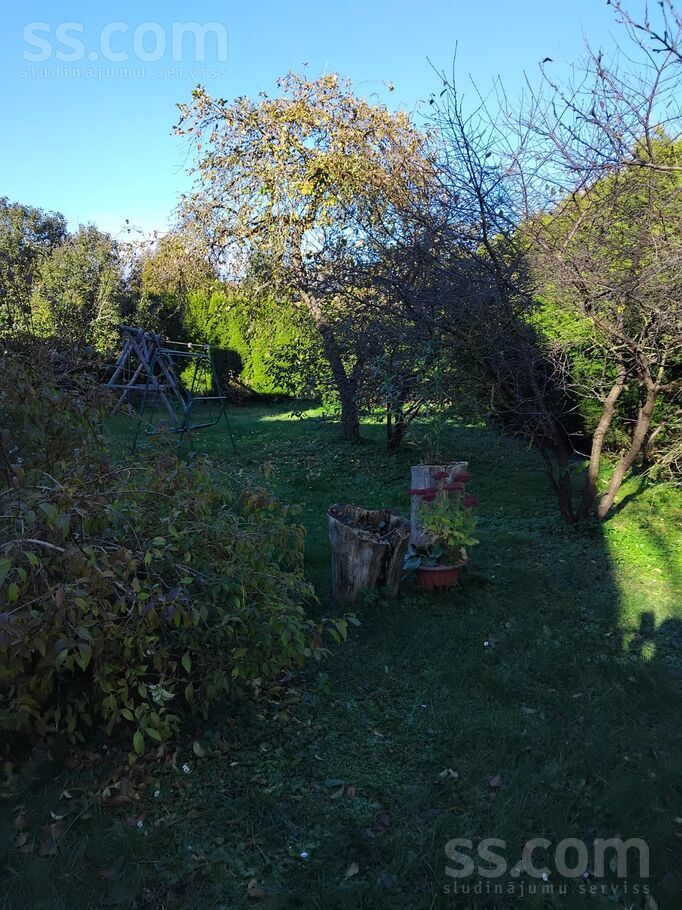 Ozolnieku 19b, Rīga — maja