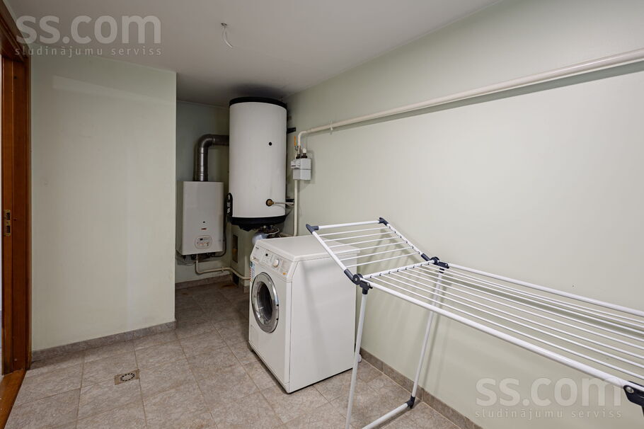 Jūrkalnes 75, Rīga — maja