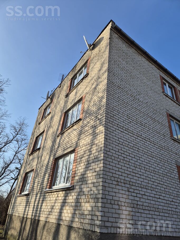 Melioratoru 7, Namiķi, Saldus un raj., Lutriņu pag. — dzivoklis