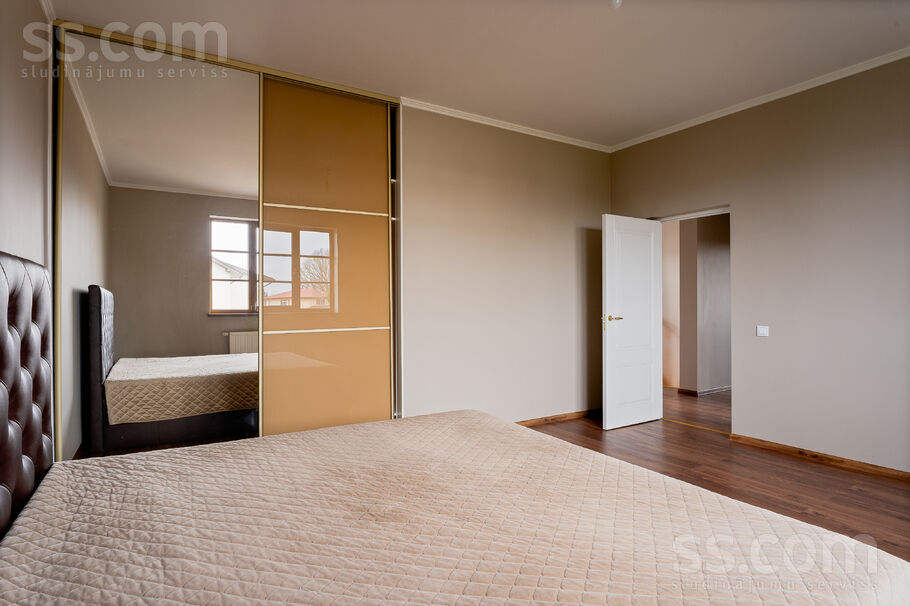 Rozu iela 10, Mārupe, Rīgas rajons, Mārupes pag. — maja