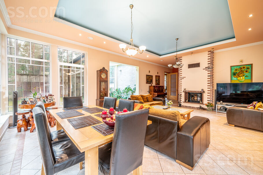 Edinburgas, Jūrmala — maja