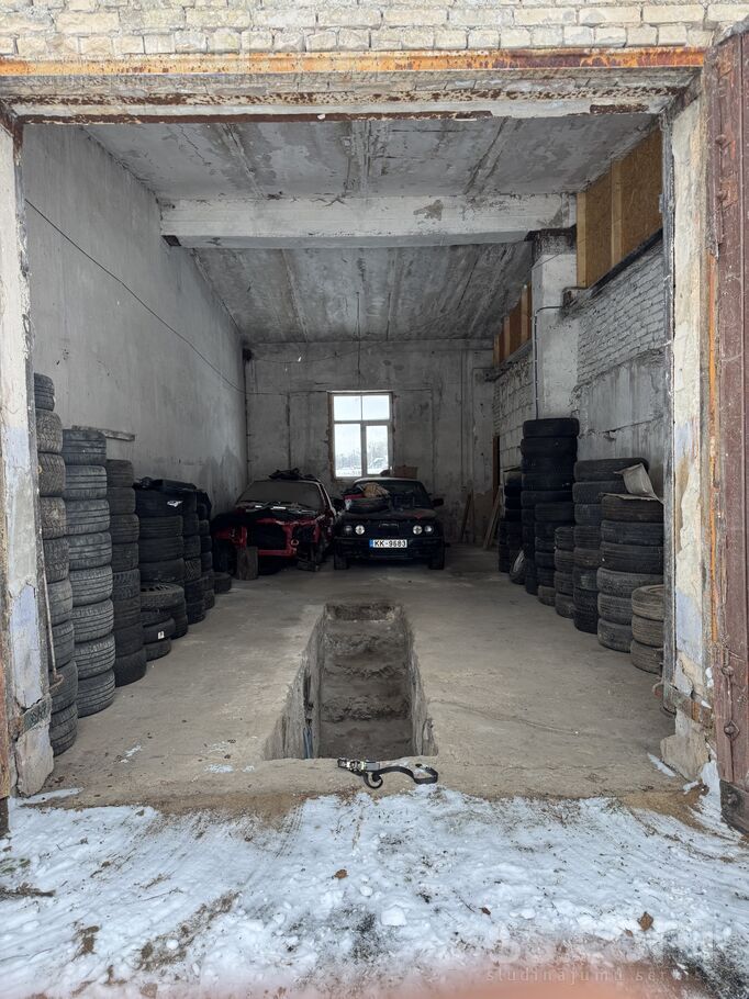 Autogarāža1, Strūžāni, Rēzekne un raj., Stružānu pag. — telpa