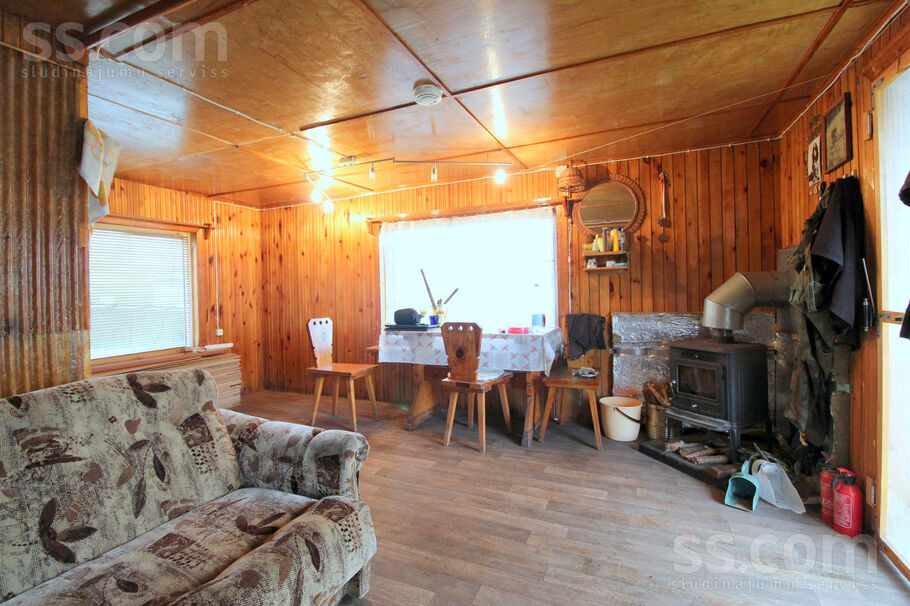 Reiņi 1, Pērkone, Liepāja un raj., Nīcas pag. — maja