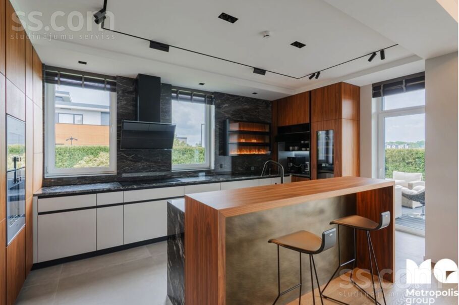 Laipu iela 2, Jūrmala — maja