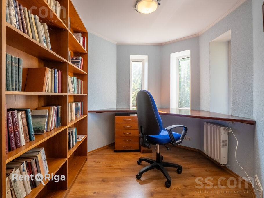 Sudrabu Edžus 1, Rīga — maja