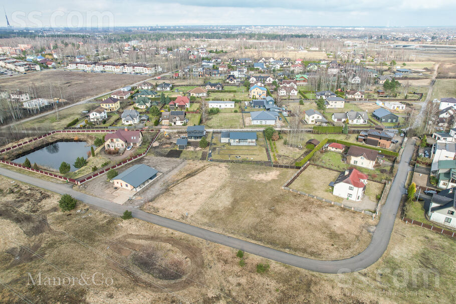 Āraišu 11, Rīgas rajons, Baloži — zeme