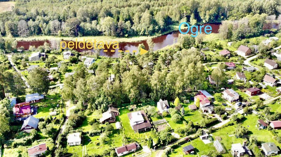 Dārziņu Dīķu iela 3, Ogre un raj., Ogre — maja