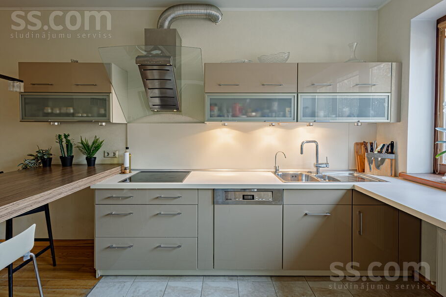 Jūrkalnes 75, Rīga — maja