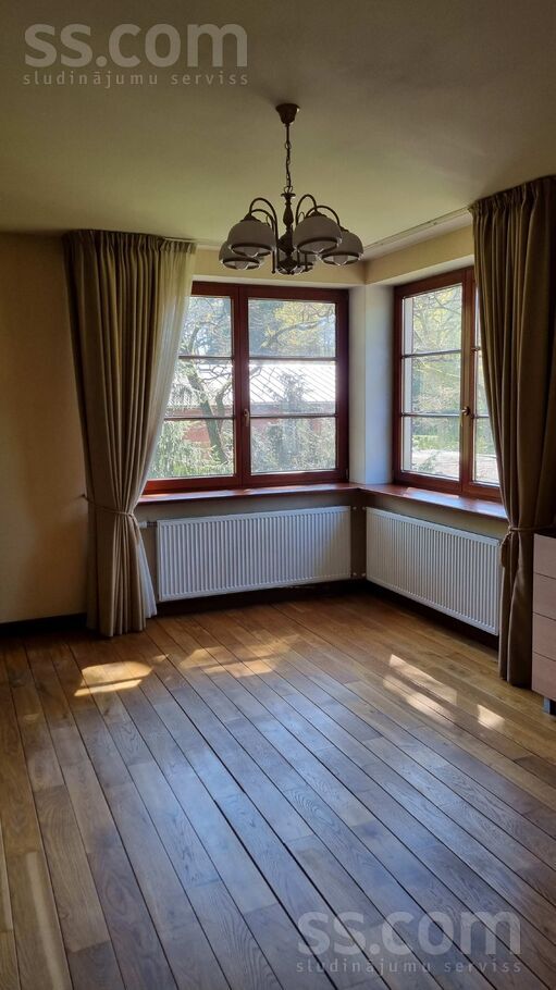 Ezeru 11, Jūrmala — maja