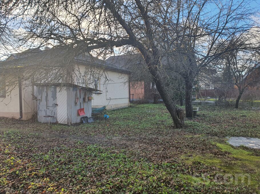 Kārsavas 33, Rīga — maja