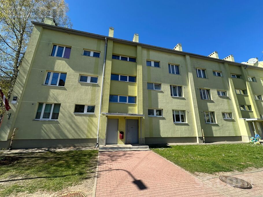 Skolas iela 11, Ogre un raj., Ikšķile — dzivoklis