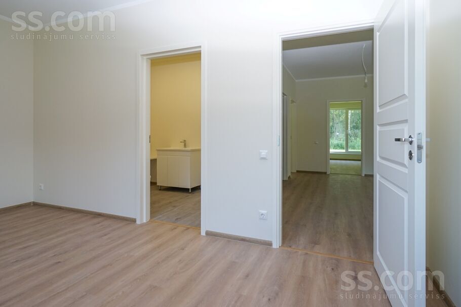 Elizabetes 35, Spilve, Rīgas rajons, Babītes pag. — maja