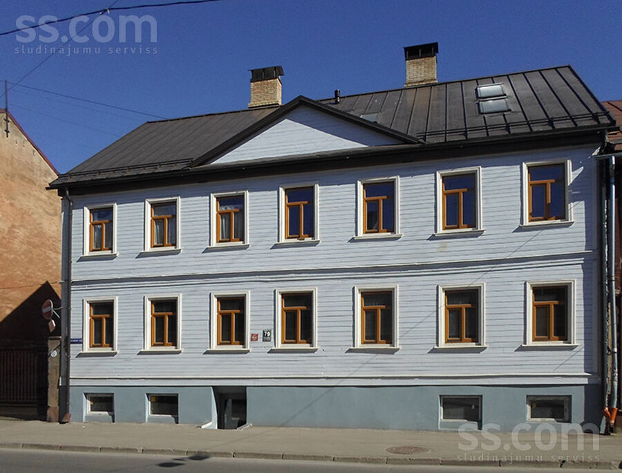 Bruņinieku 79, Rīga — maja