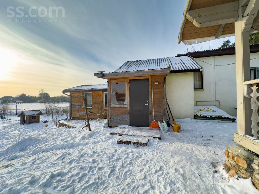 Dzintara iela 11, Engure, Tukums un raj., Engures pag. — maja