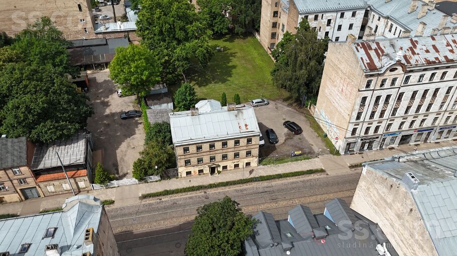 Barona 89, Rīga — zeme