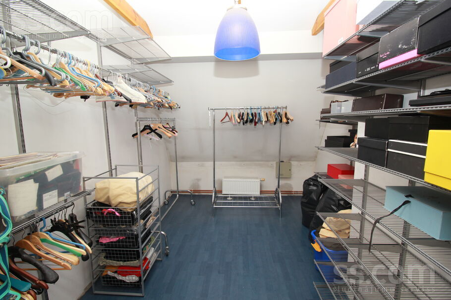 Dārzciema 17, Rīga — maja