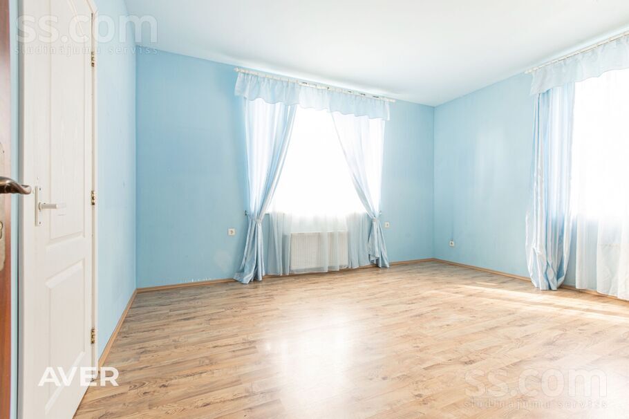 Kuģu iela 15, Jūrmala — maja