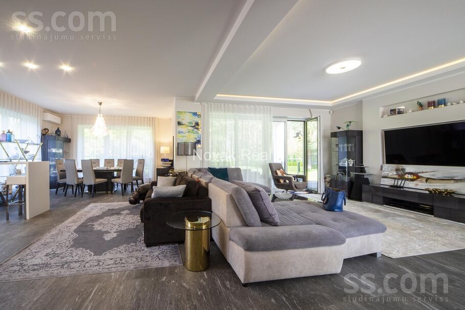 Ezeru iela 17, Jūrmala — maja