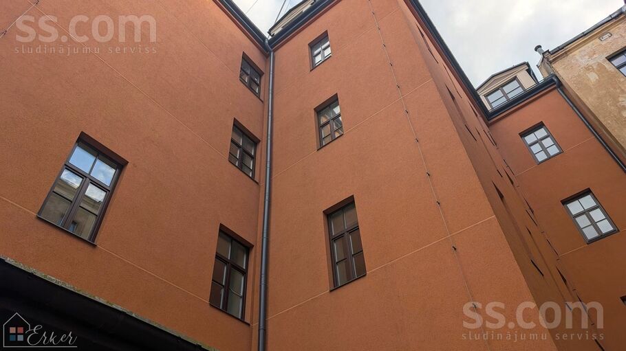 Kalniņa 6, Rīga — dzivoklis