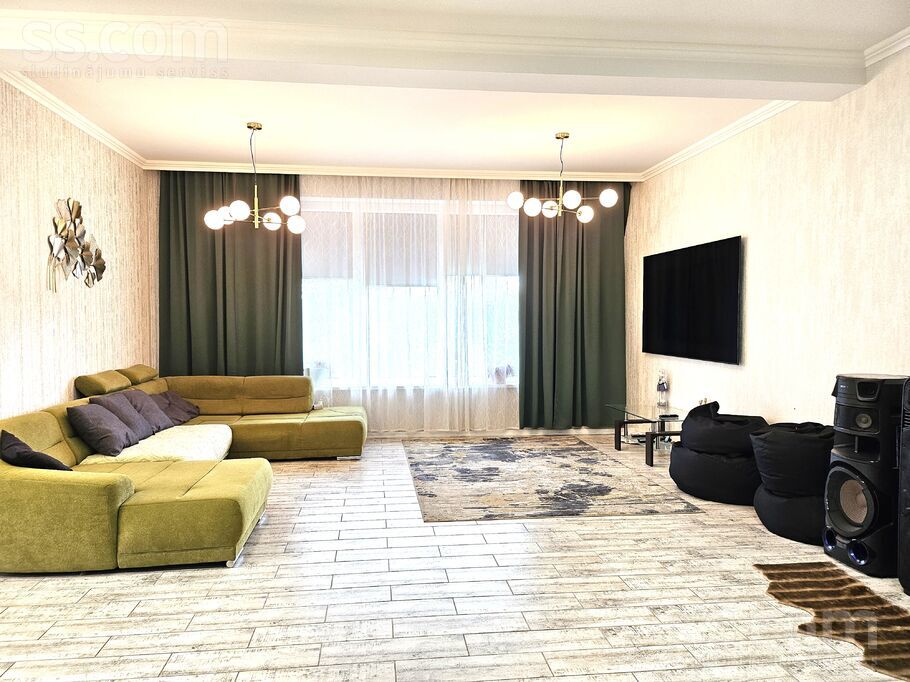 Audriņu iela 10, Pārolaine, Rīgas rajons, Olaines pag. — maja