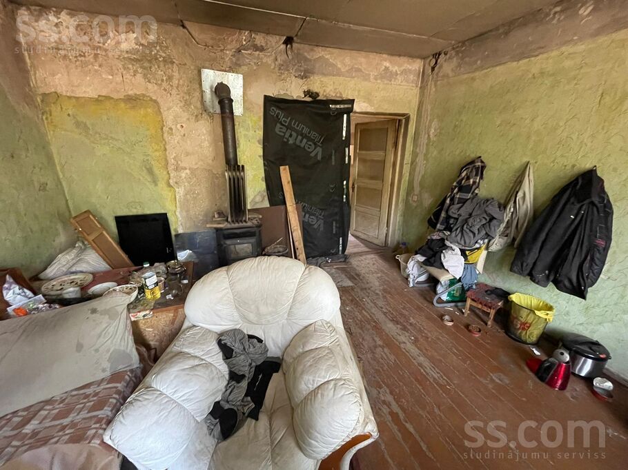 Vecāķu pr. 4, Rīga — maja