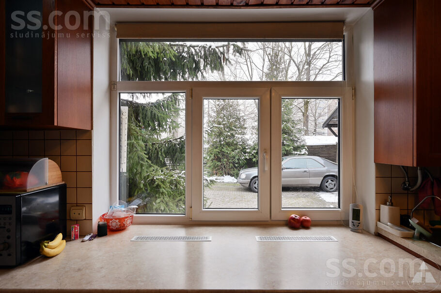 Rītupes 27, Rīga — maja