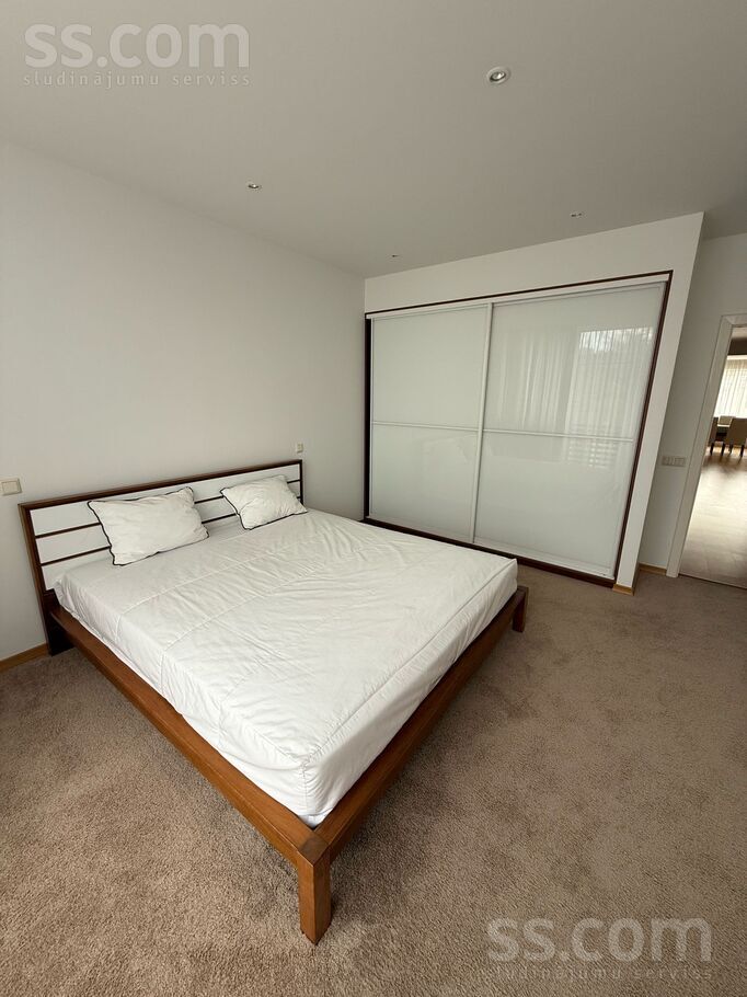 Melluzu prospects 77, Jūrmala — dzivoklis