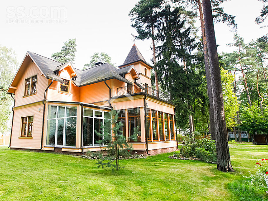 Edinburgas pr. 69, Jūrmala — maja