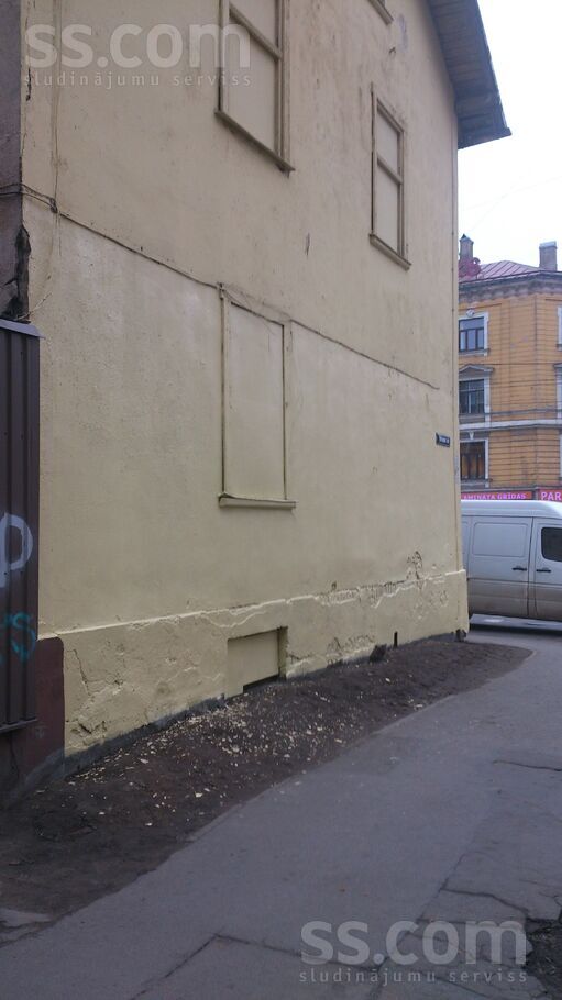 Brīvības gatve 212a, Rīga — maja