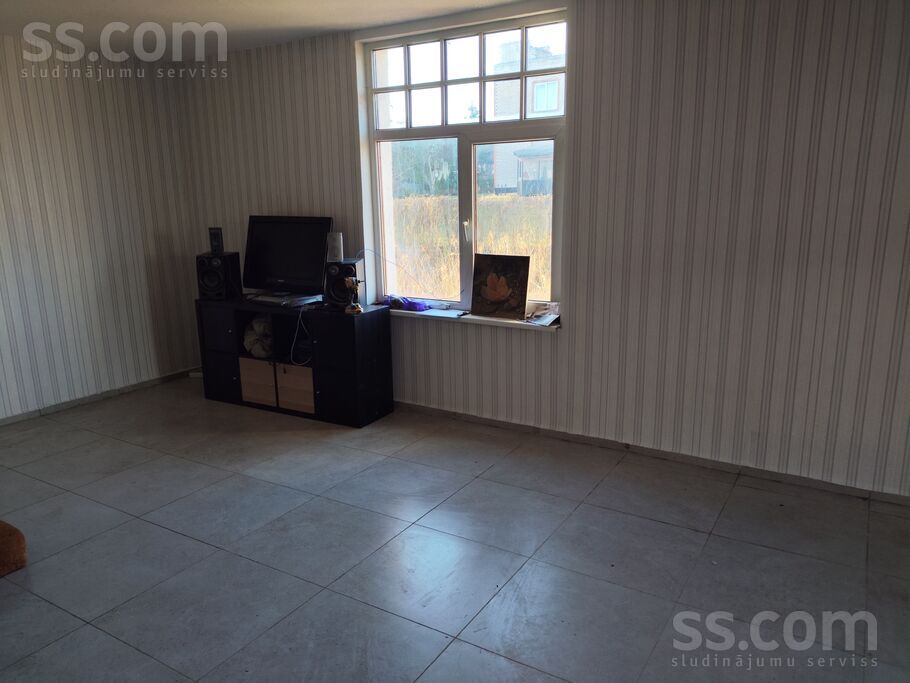 Vizbule 160, Jāņupe, Rīgas rajons, Olaines pag. — maja