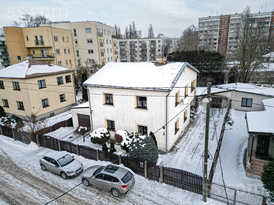 Zileņu 8, Rīga — maja