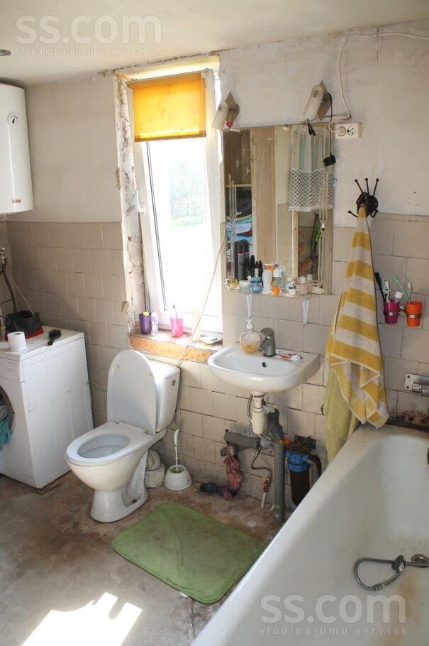 Ošu 2, Roja, Talsi un raj., Rojas pag. — maja