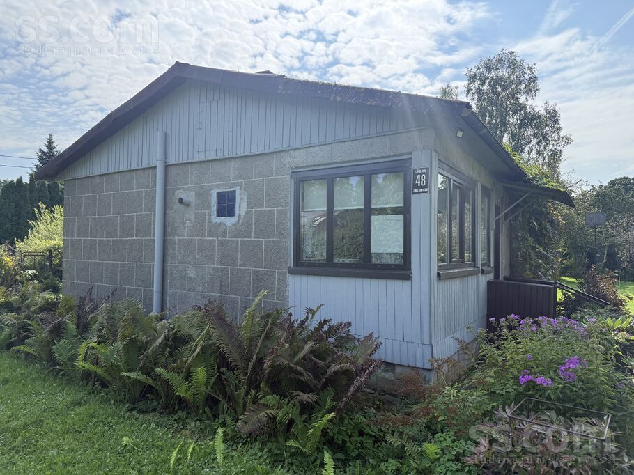 Liliyu 48, Garupe, Rīgas rajons, Carnikavas nov. — maja