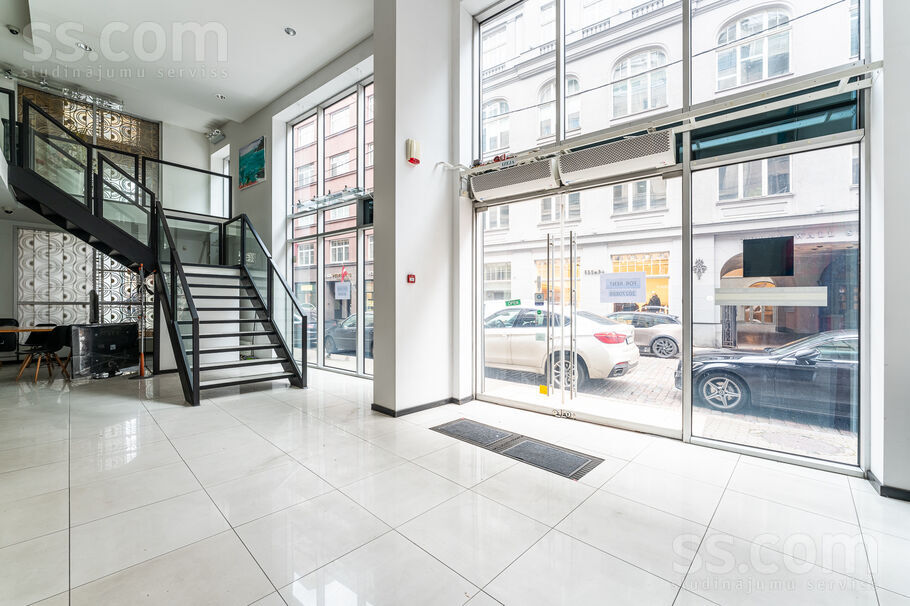 Vaļņu 4, Rīga, Vecrīga — telpa