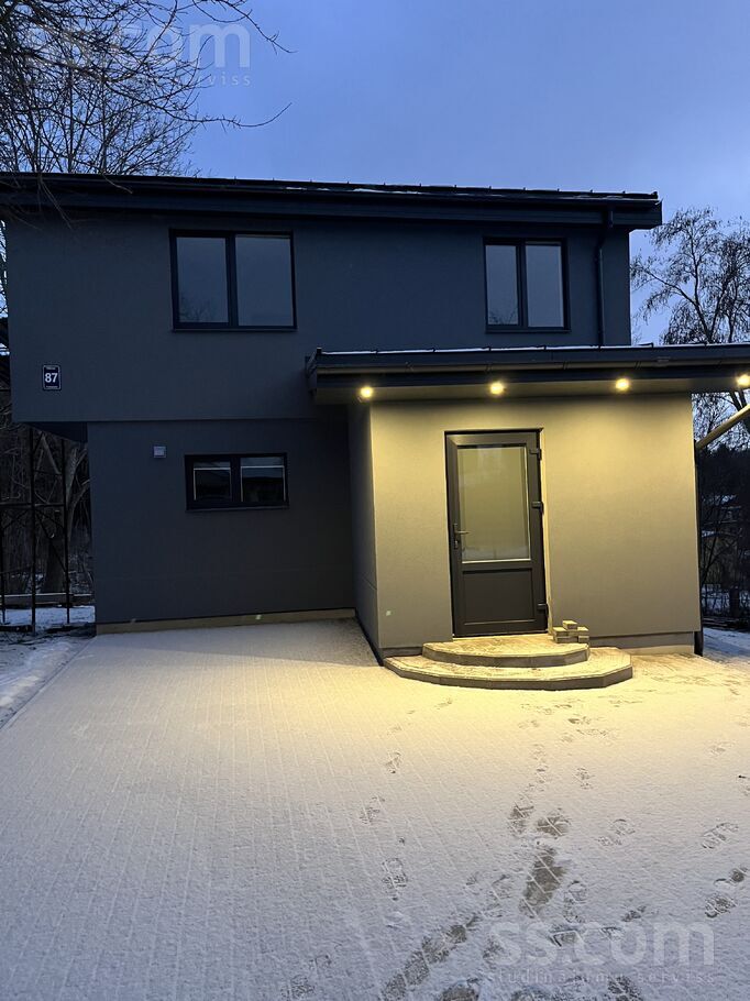 Alauksta iela 17, Rīgas rajons, Saulkrasti — maja