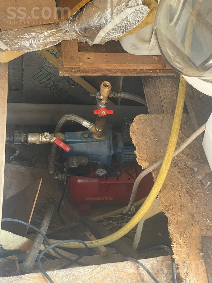 Vecāķu pr. 4, Rīga — maja